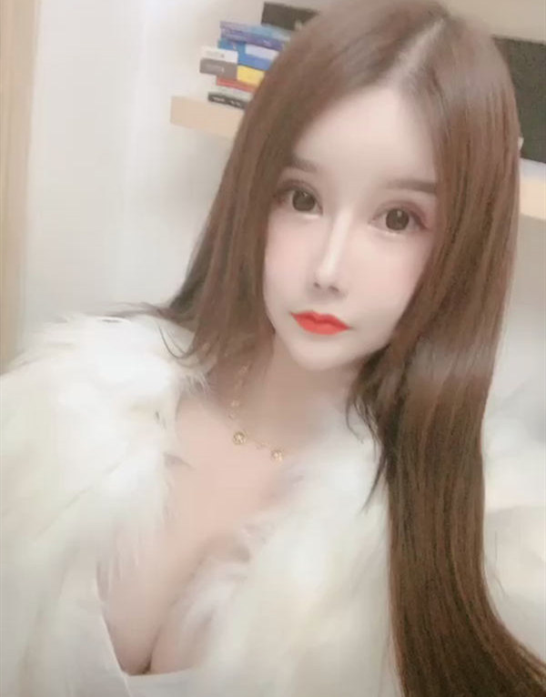 新加坡外围女大学生