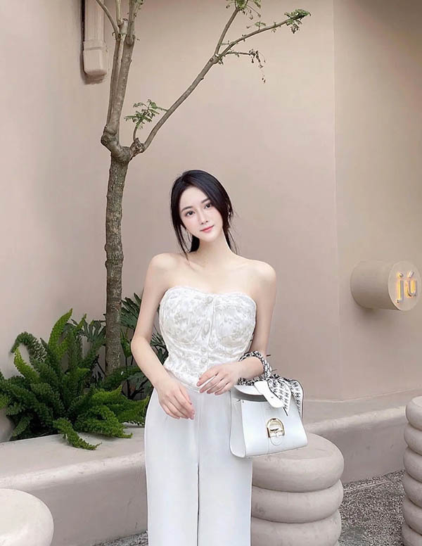 温哥华外围女经纪人