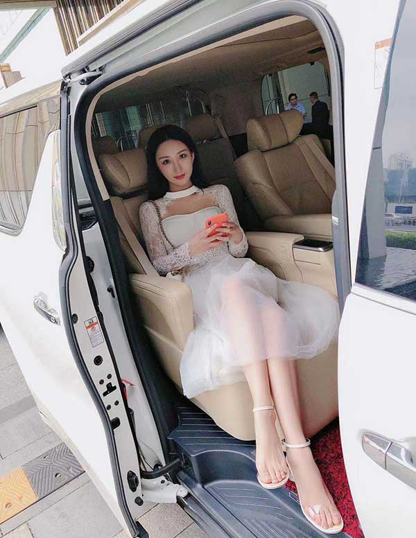 新加坡模特预约微信